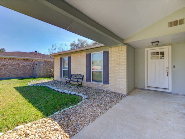 1231 Bramblebury Drive, Sugar Land TX 77498