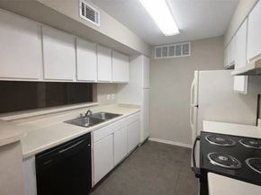 12905 Woodforest Boulevard 305, Houston TX 77015