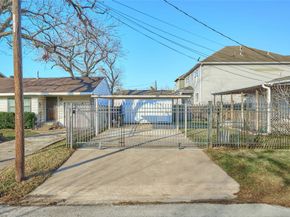 726 E 26th Street, Houston TX 77009