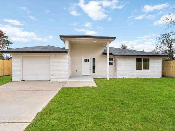 9226 Grady Street, Houston TX 77016