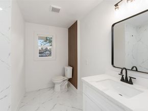 9226 Grady Street, Houston TX 77016