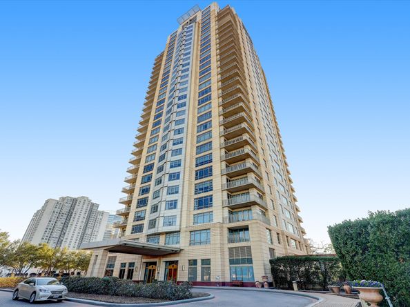 1100 Uptown Park Boulevard 103, Houston TX 77056
