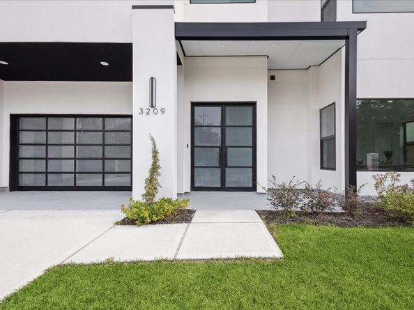 3209 McCulloch Circle, Houston TX 77056