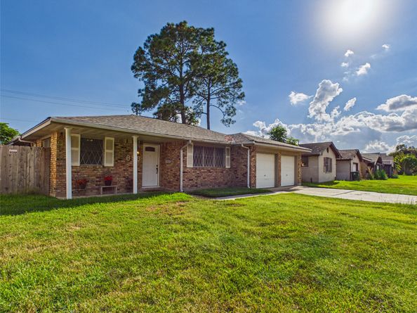 858 Shawnee Street, Houston TX 77034
