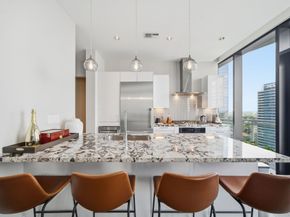 1409 Post Oak Boulevard 1903, Houston TX 77056