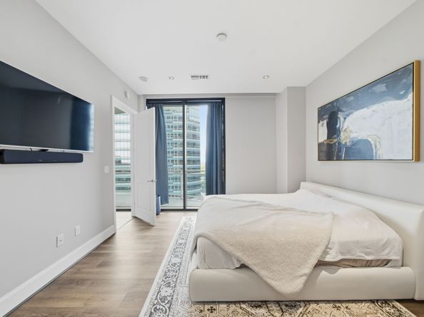 1409 Post Oak Boulevard 1903, Houston TX 77056