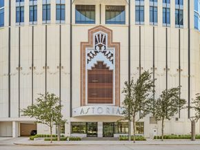 1409 Post Oak Boulevard 1903, Houston TX 77056