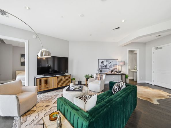 1409 Post Oak Boulevard 1903, Houston TX 77056