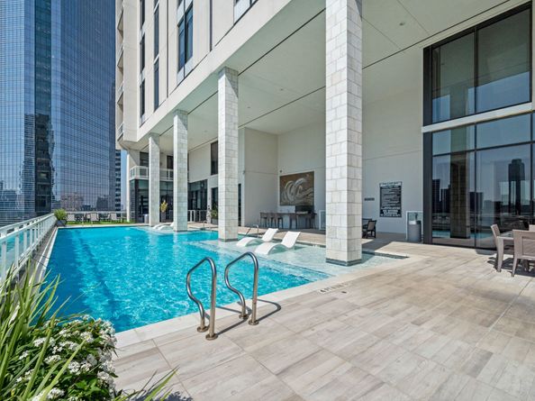 1409 Post Oak Boulevard 1903, Houston TX 77056