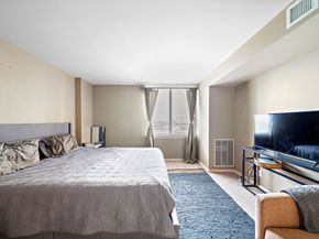 3525 Sage Road 1111, Houston TX 77056