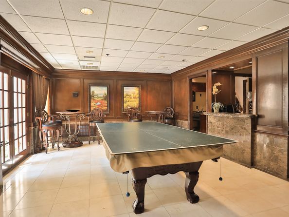 3525 Sage Road 1111, Houston TX 77056