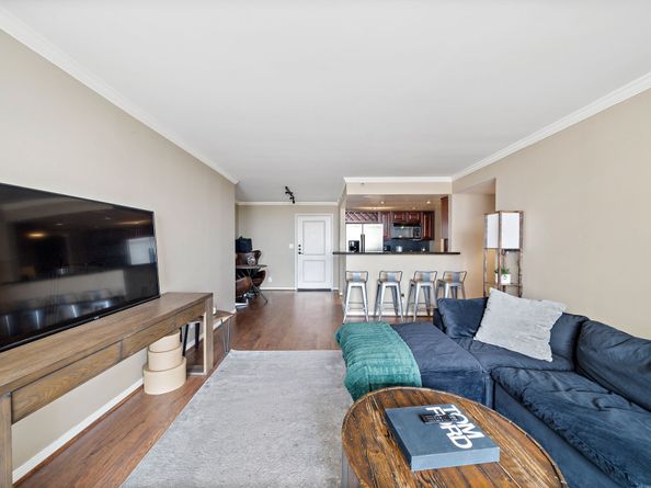 3525 Sage Road 1111, Houston TX 77056