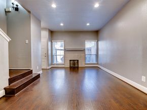 1920 Augusta Drive 19, Houston TX 77057