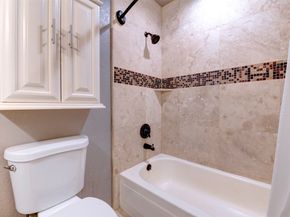 1920 Augusta Drive 19, Houston TX 77057