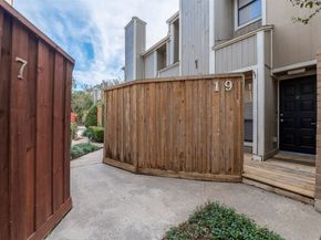 1920 Augusta Drive 19, Houston TX 77057