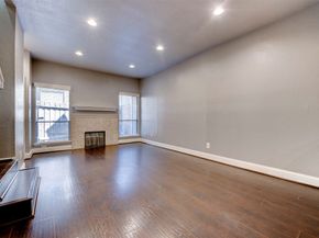 1920 Augusta Drive 19, Houston TX 77057