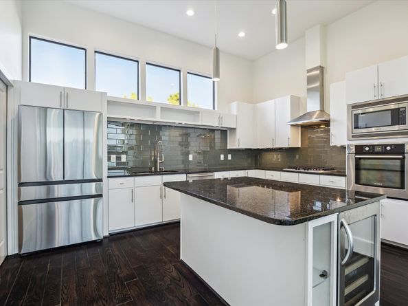 1316 W Dallas Street, Houston TX 77019