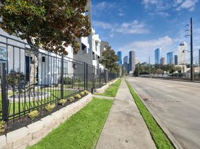 1316 W Dallas Street, Houston TX 77019