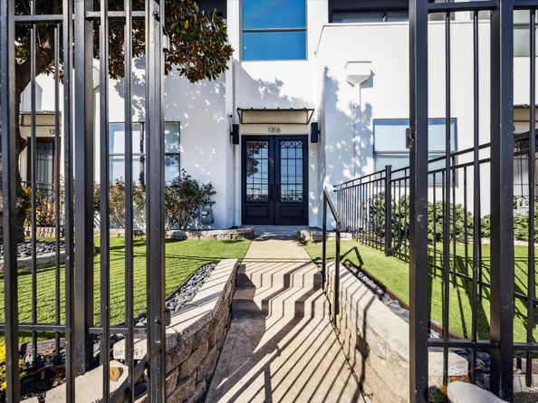 1316 W Dallas Street, Houston TX 77019