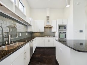 1316 W Dallas Street, Houston TX 77019