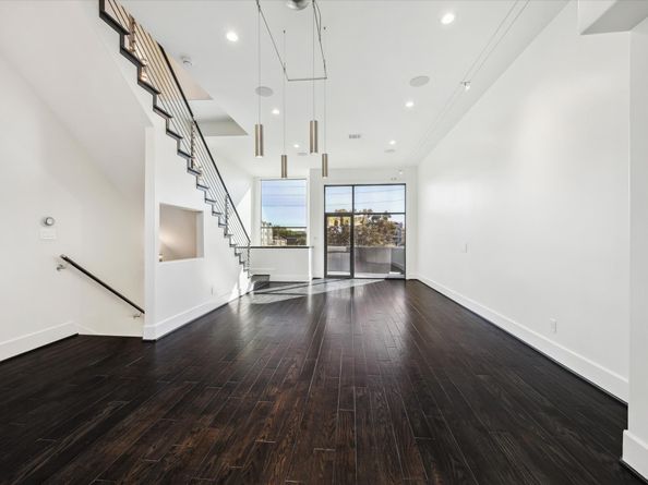 1316 W Dallas Street, Houston TX 77019