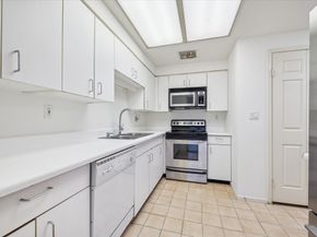 2001 Holcombe Boulevard 504, Houston TX 77030