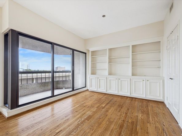 2001 Holcombe Boulevard 504, Houston TX 77030