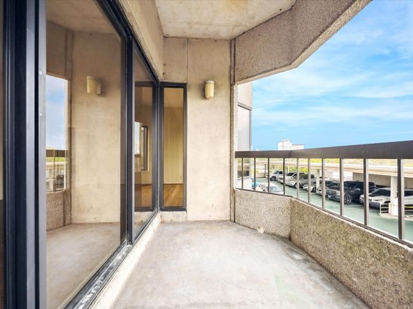 2001 Holcombe Boulevard 504, Houston TX 77030