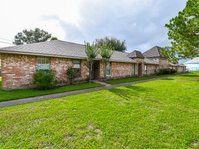 12469 Sharpview Drive 2469, Houston TX 77072