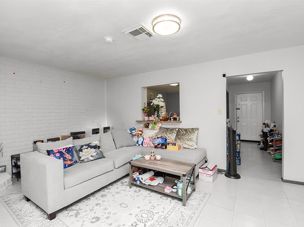 12469 Sharpview Drive 2469, Houston TX 77072