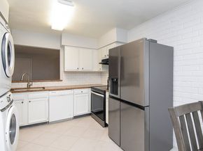 12469 Sharpview Drive 2469, Houston TX 77072