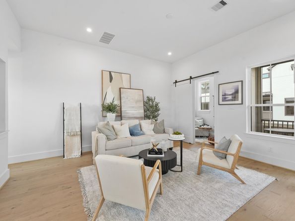 2220 Dennis Street, Houston TX 77004