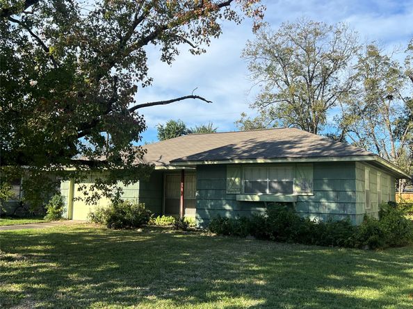 6410 Thornwall Street, Houston TX 77092