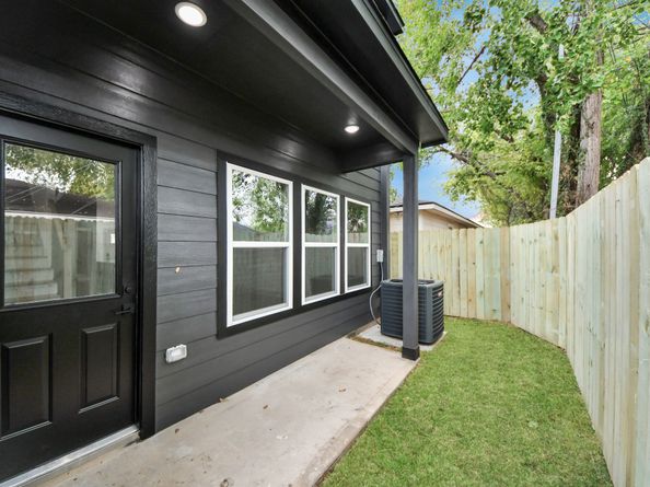 3521 Canfield Street AB, Houston TX 77004