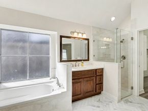 1102 Hathorn Way Drive, Houston TX 77094