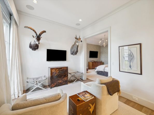 6218 Burgoyne Road, Houston TX 77057