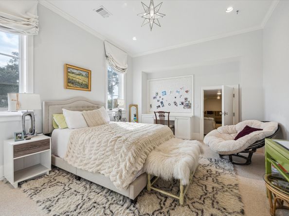 6218 Burgoyne Road, Houston TX 77057