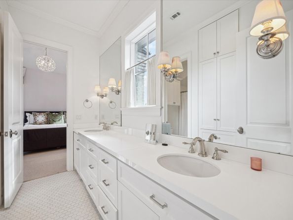 6218 Burgoyne Road, Houston TX 77057