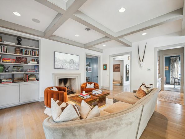 6218 Burgoyne Road, Houston TX 77057