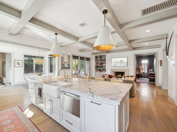 6218 Burgoyne Road, Houston TX 77057