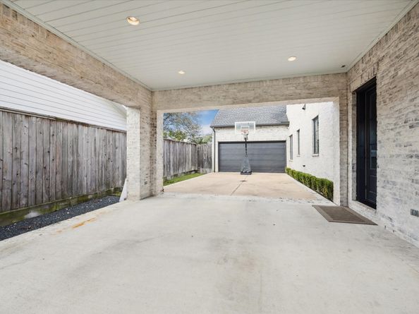 6218 Burgoyne Road, Houston TX 77057