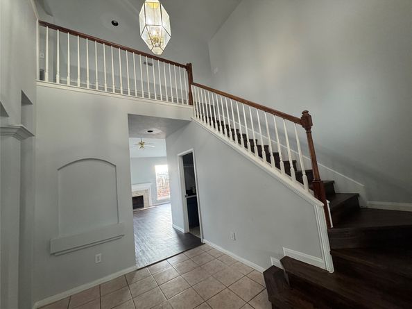 1915 Laurel Bay Drive, Houston TX 77014