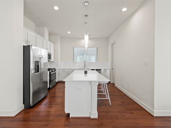 9611 Marlive Lane D, Houston TX 77025