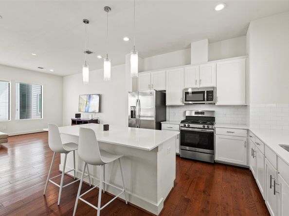 9611 Marlive Lane D, Houston TX 77025