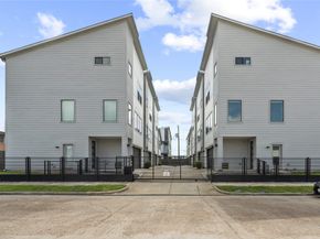 9611 Marlive Lane D, Houston TX 77025