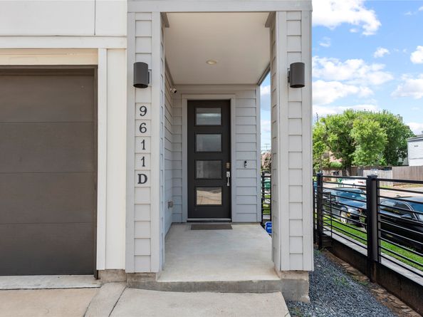 9611 Marlive Lane D, Houston TX 77025