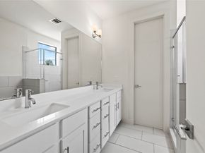 9611 Marlive Lane D, Houston TX 77025