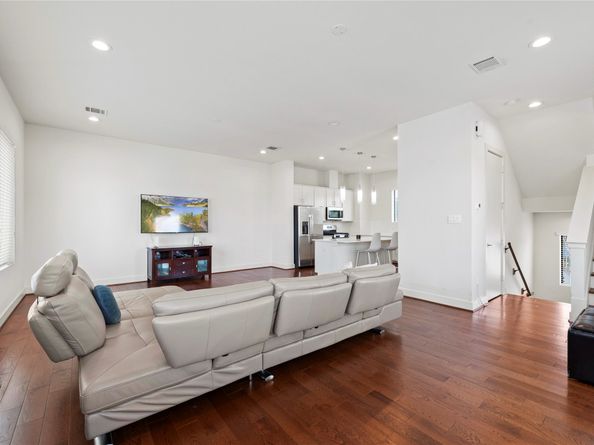 9611 Marlive Lane D, Houston TX 77025