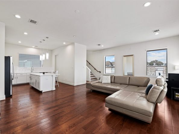 9611 Marlive Lane D, Houston TX 77025