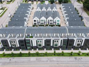 2105 Emancipation Avenue, Houston TX 77003